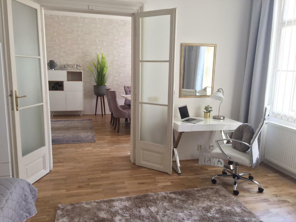New Design & Style Apartment Old Town Xxl Praga Exterior foto