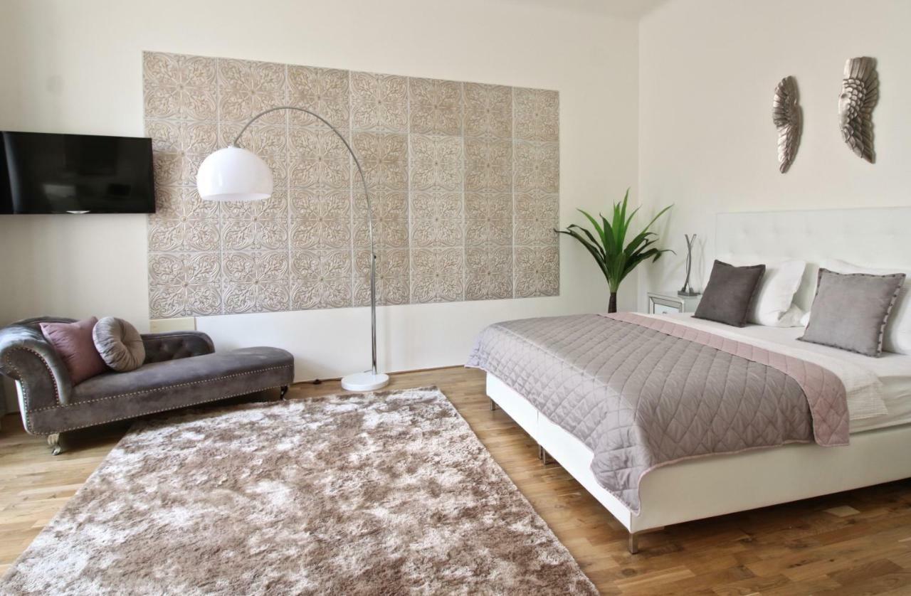 New Design & Style Apartment Old Town Xxl Praga Exterior foto