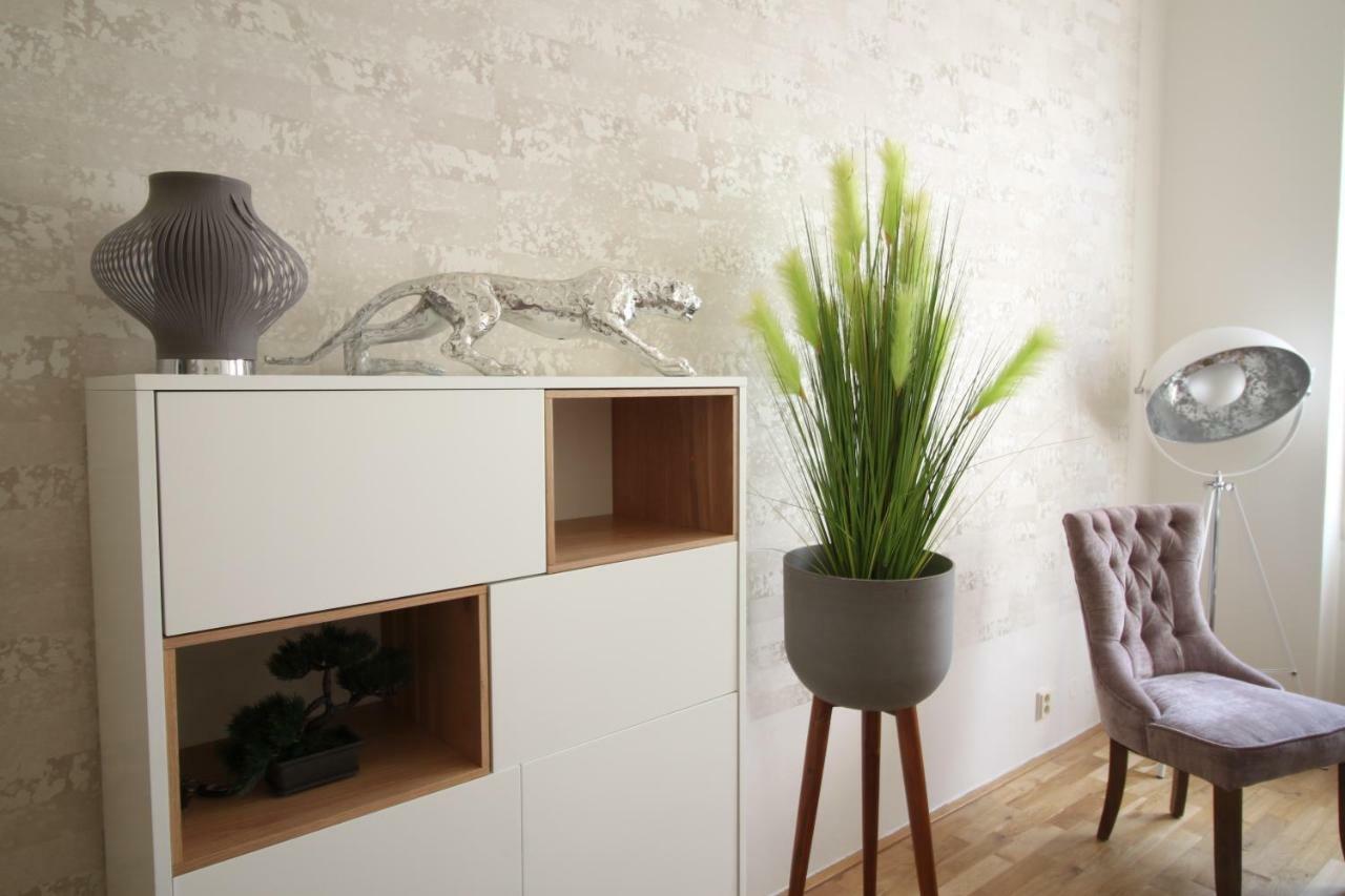 New Design & Style Apartment Old Town Xxl Praga Exterior foto