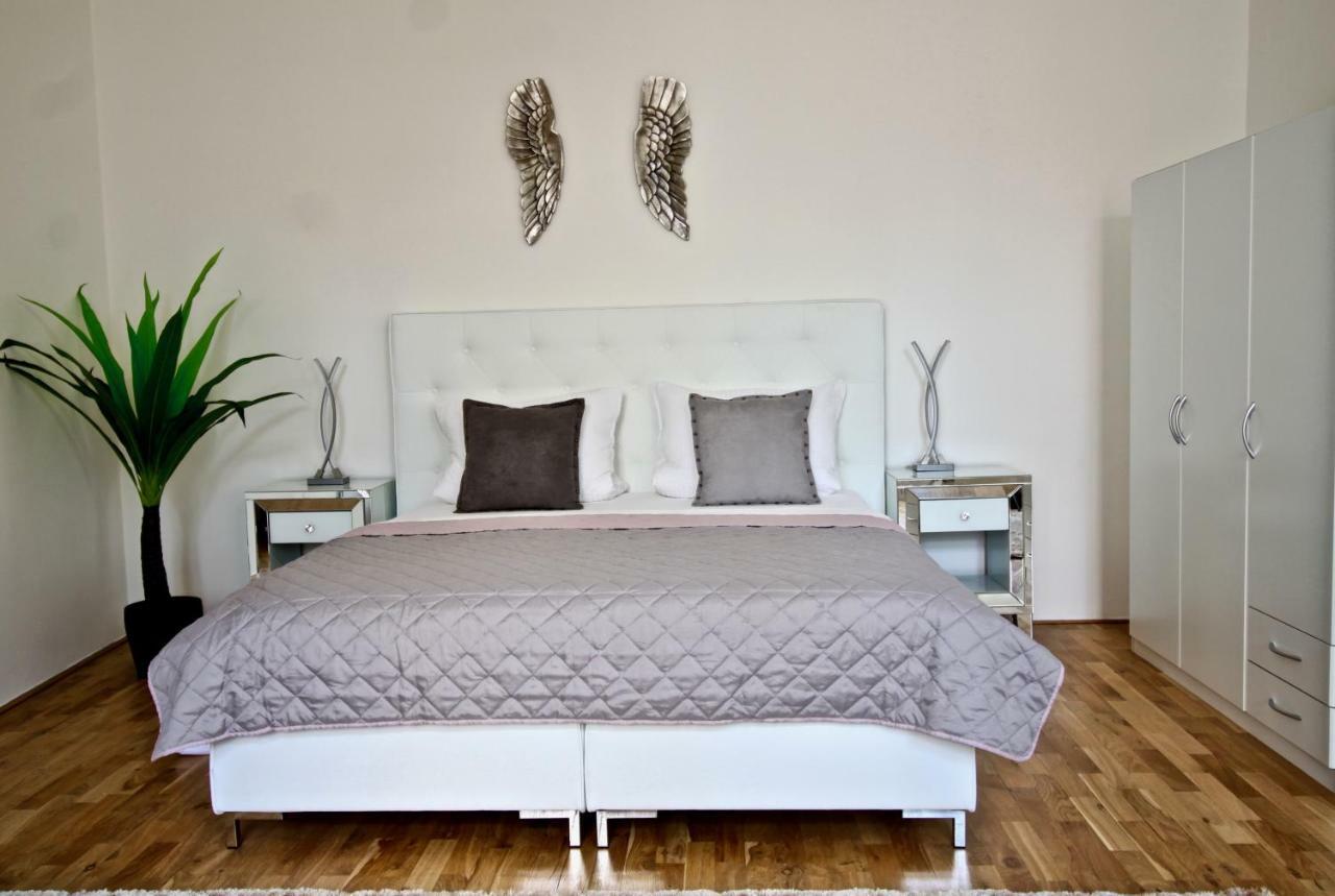 New Design & Style Apartment Old Town Xxl Praga Exterior foto
