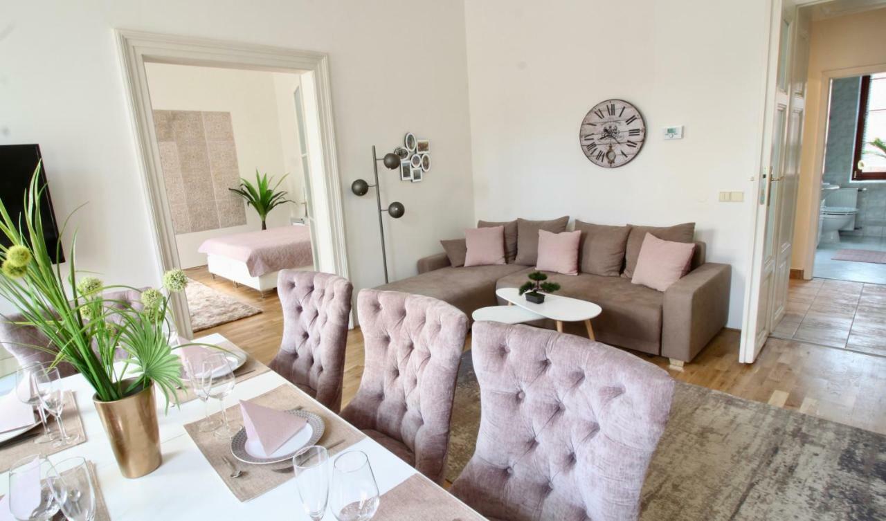 New Design & Style Apartment Old Town Xxl Praga Exterior foto