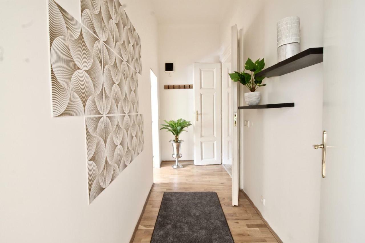 New Design & Style Apartment Old Town Xxl Praga Exterior foto