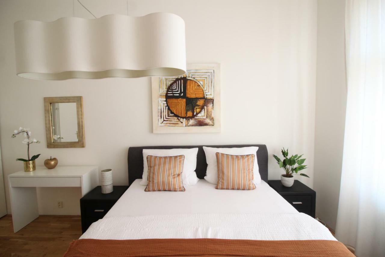 New Design & Style Apartment Old Town Xxl Praga Exterior foto
