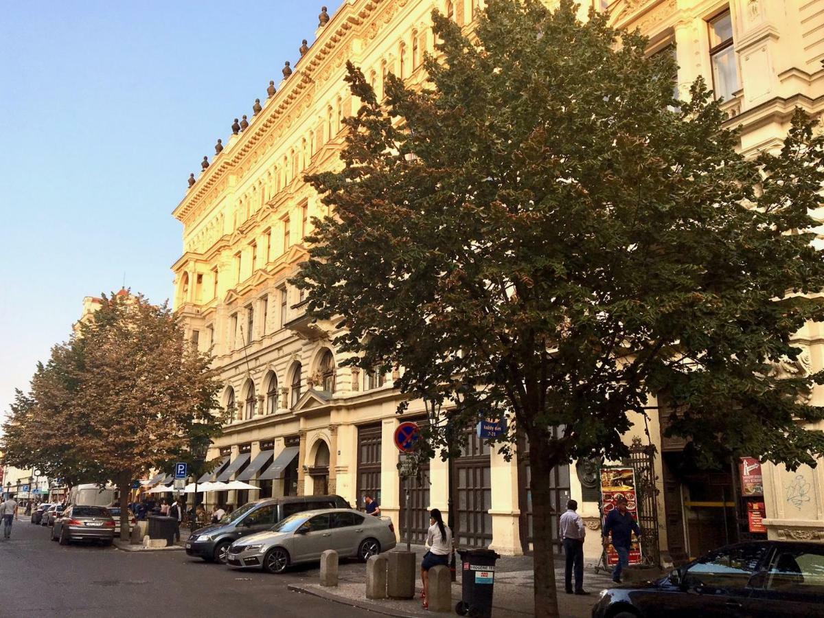 New Design & Style Apartment Old Town Xxl Praga Exterior foto